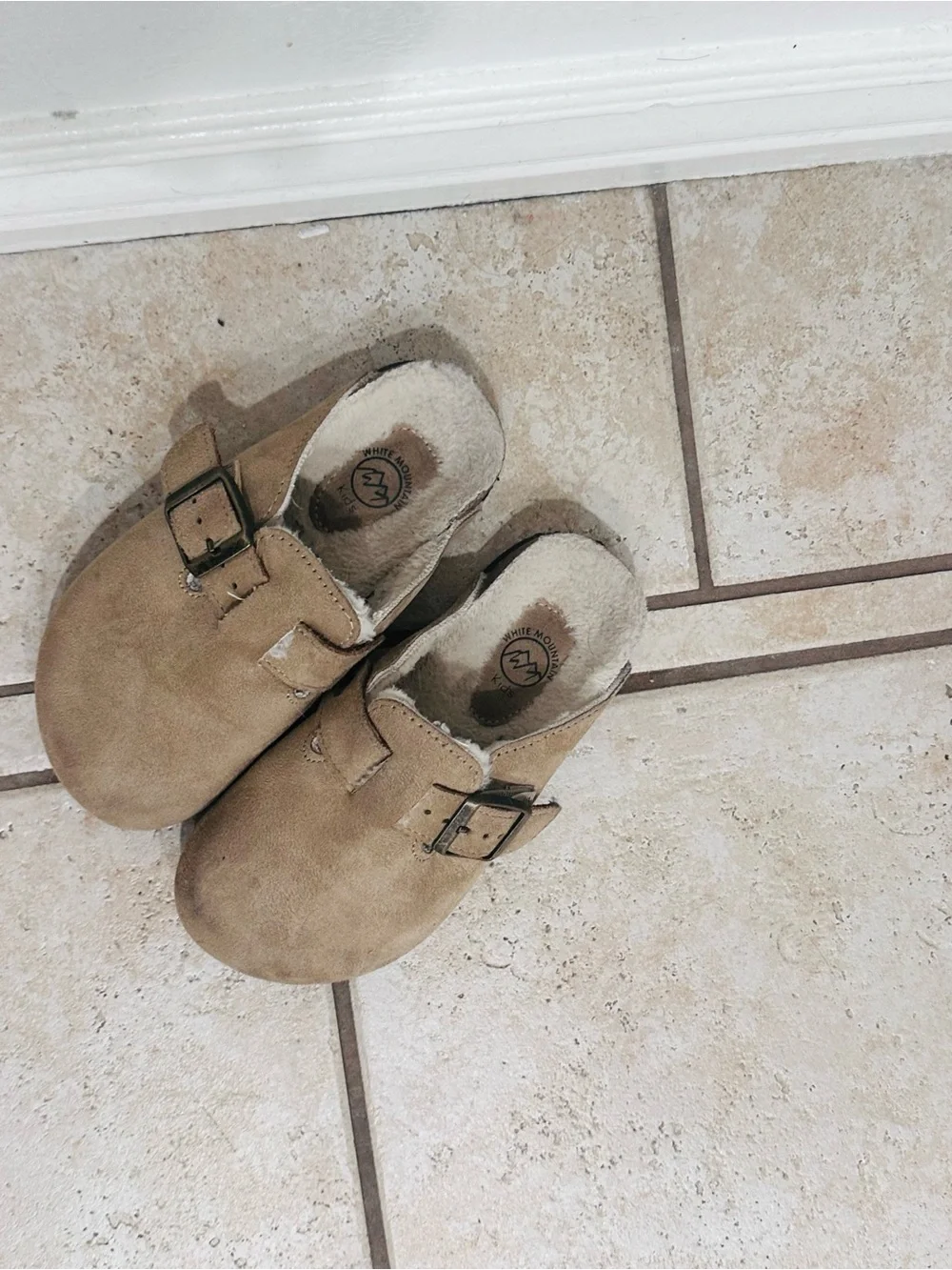 White Mountain Kids Suede Buckle Clog Slippers in Tan